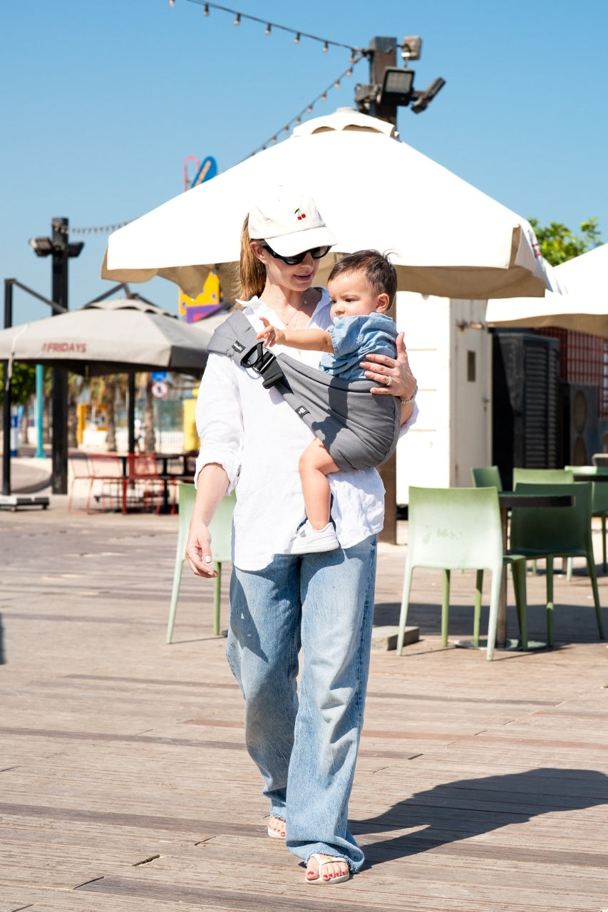 Porte-bébé stylé : comment allier maternité et élégance ?