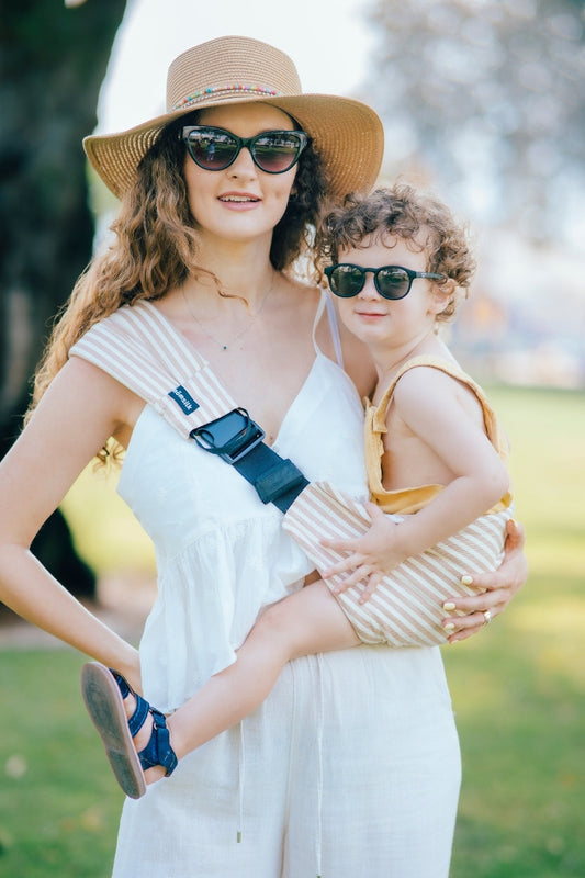 Stylish Baby Carrier: How to Combine Motherhood and Elegance